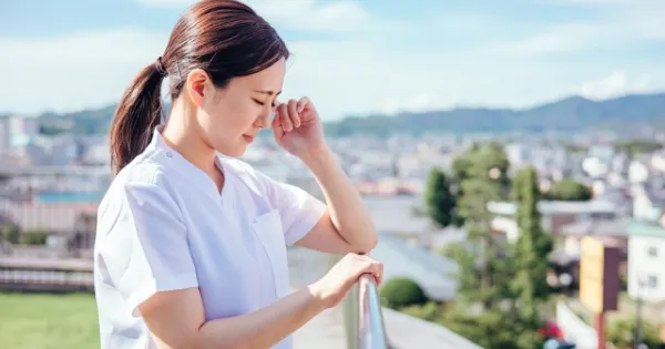 先輩看護師との付き合い方？　顔色をうかがいながら働くのはつらくて疲れる