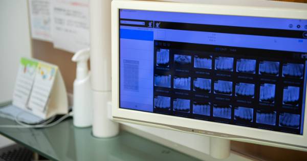 もう二度手間は生まない。クリニックの受付と会計がスムーズになる、レセコン・電子カルテ連携のやさしい手引き【医療機関向け】