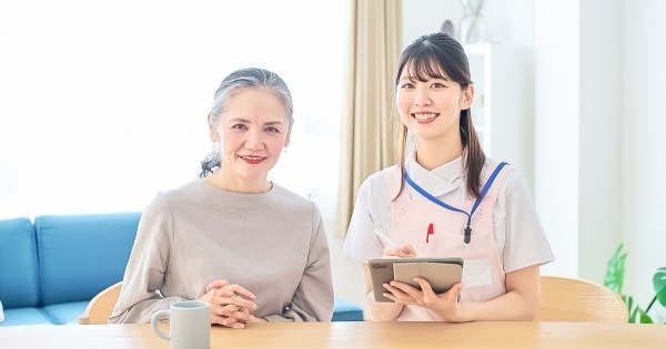 子育て中でも働きやすい！デイサービス介護士の仕事内容と役割は？