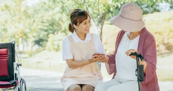 子持ちママには介護パートがおすすめ！子育てと両立しやすい職場は？