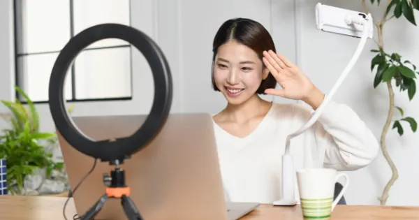 【看護師YouTuber人気ランキング2025】おすすめチャンネル3選と成功する副業のコツ