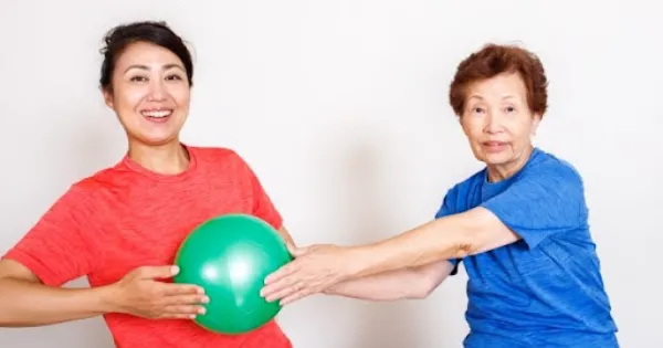 【レクのお悩み解決！】高齢者のレクリエーションを簡単に盛り上げるゲーム15選